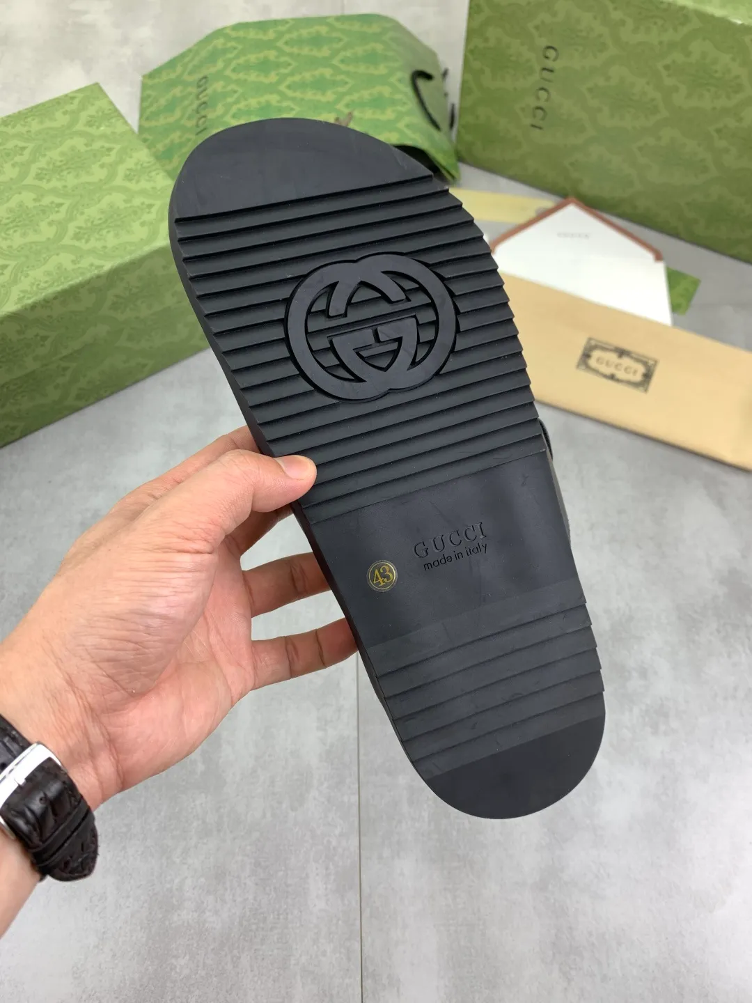 Men's Men's Shoes💰P440💰[New Style] High Version 🎁🎁🎁 GUCCI New Year of the Snake casual slippers, original official website, perfect workmanship, transmitting a kind of noble luxury, sublimating its definition of luxury in Gucci's high-end extraordinary craftsmanship. Original Gucci double G combination outsole, code number: 35-45, complete package